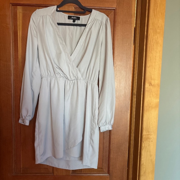 Lulu’s long sleeve v-neck faux wrap dress - Picture 1 of 9